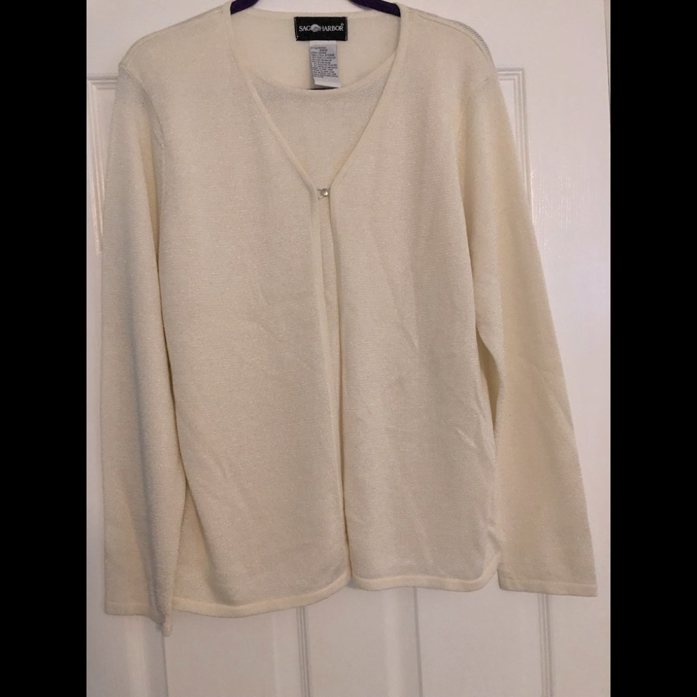 Sweater vest with attached cardigan /off white